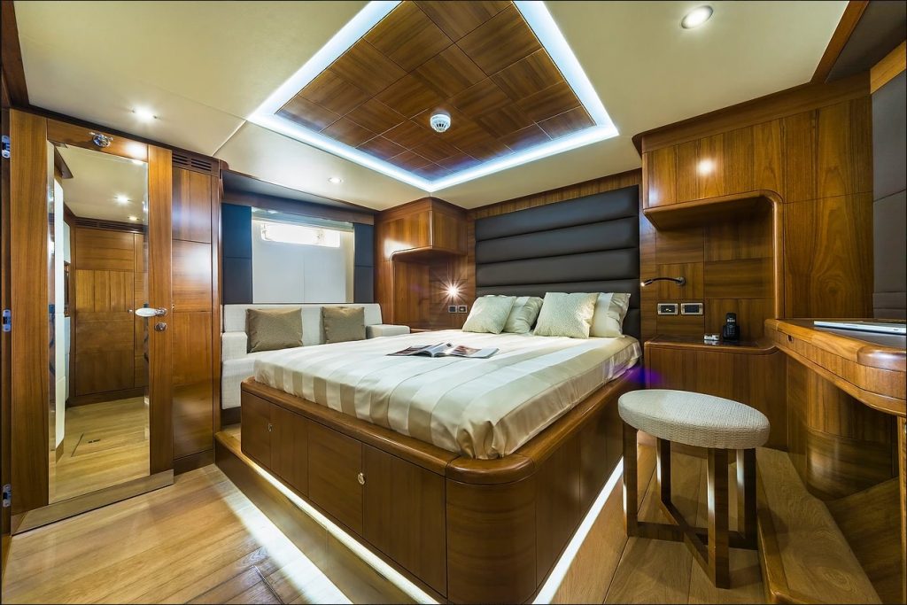 Yacht Dubai Rent