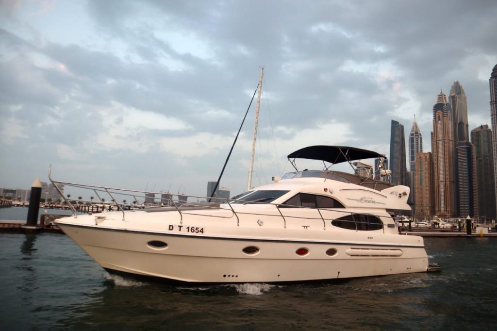Yacht rental Dubai marina